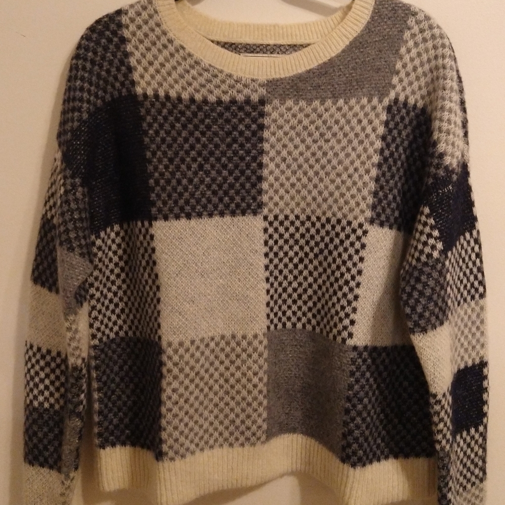 ❄️ Abercrombie and Fitch sweater! EUC ❄️